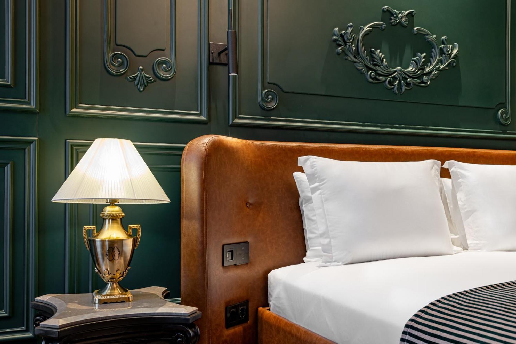 Orient Occident Istanbul, Autograph Collection * Istambul